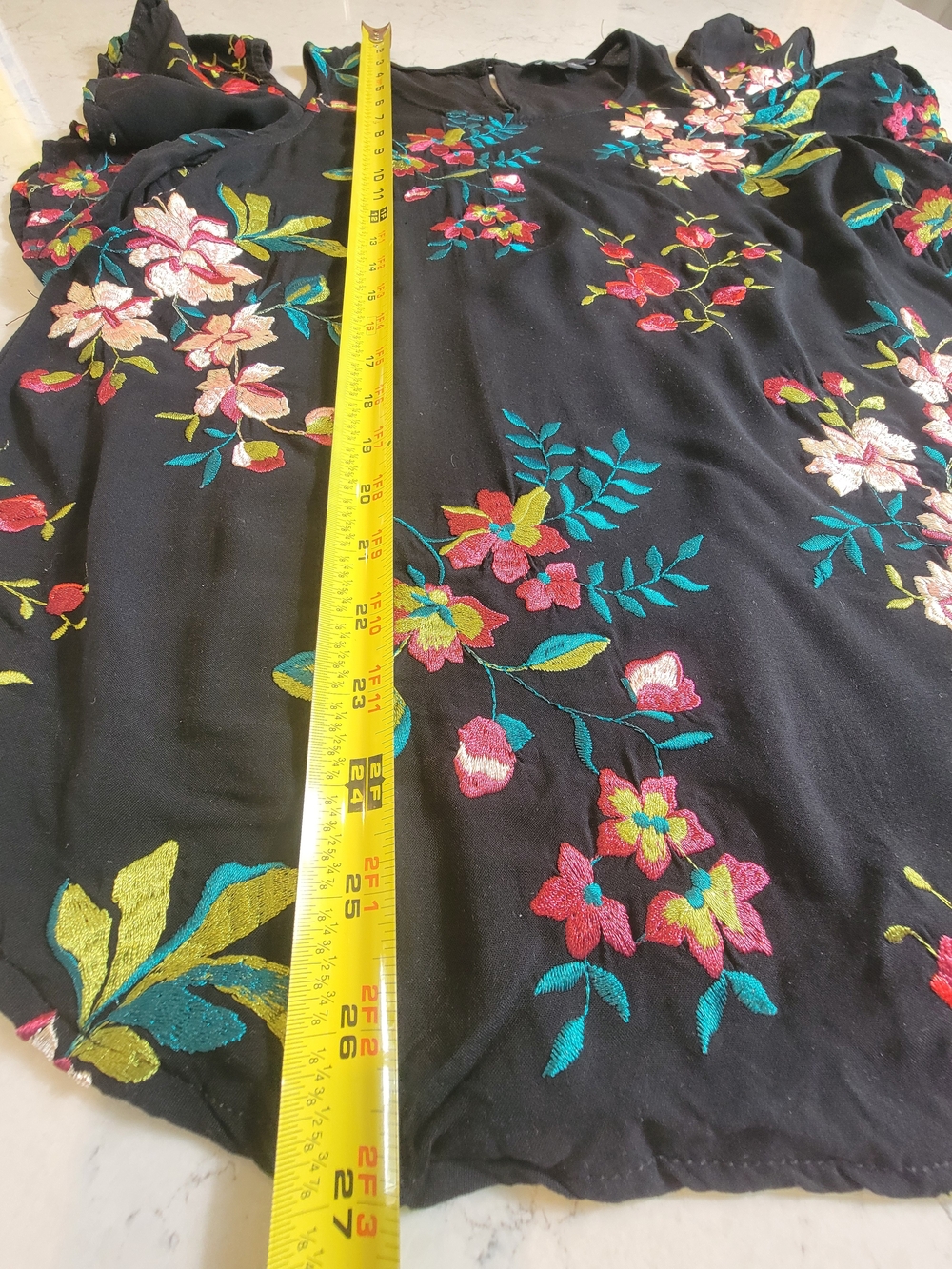Karen Kane Embroidered Floral Cold Shoulder Blouse Black Size Medium Boho - Picture 9 of 11
